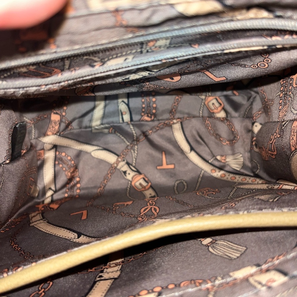 Backpack - Picture 4 of 7